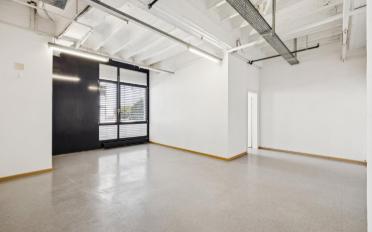 Office - image - 8