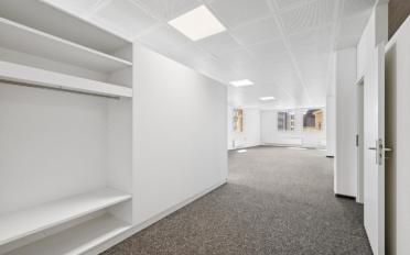 Office - image - 4