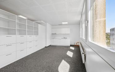 Office - image - 5