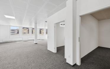 Office - image - 11