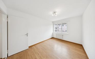 Apartment 4 rooms - image - 7