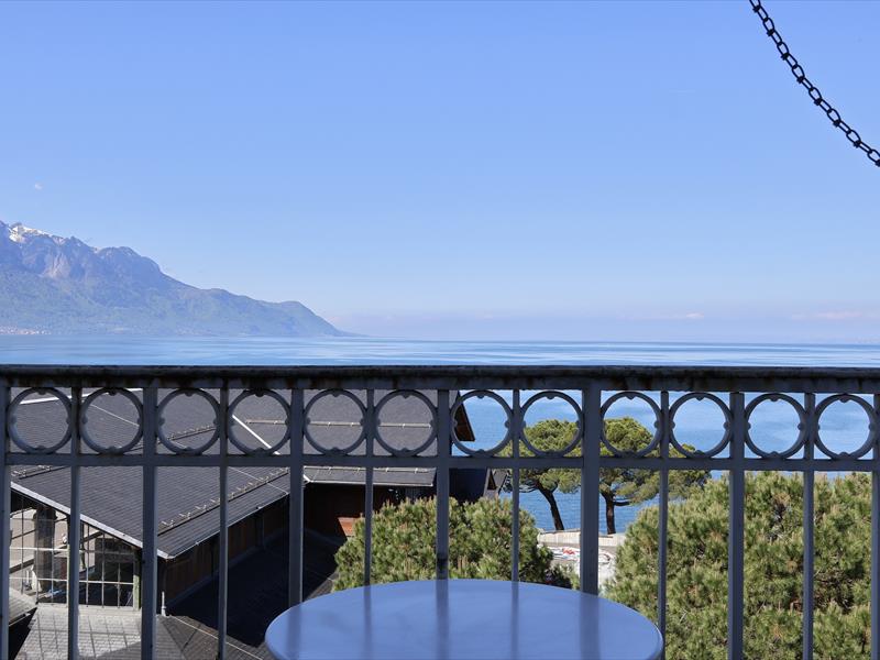 Living courtage & services